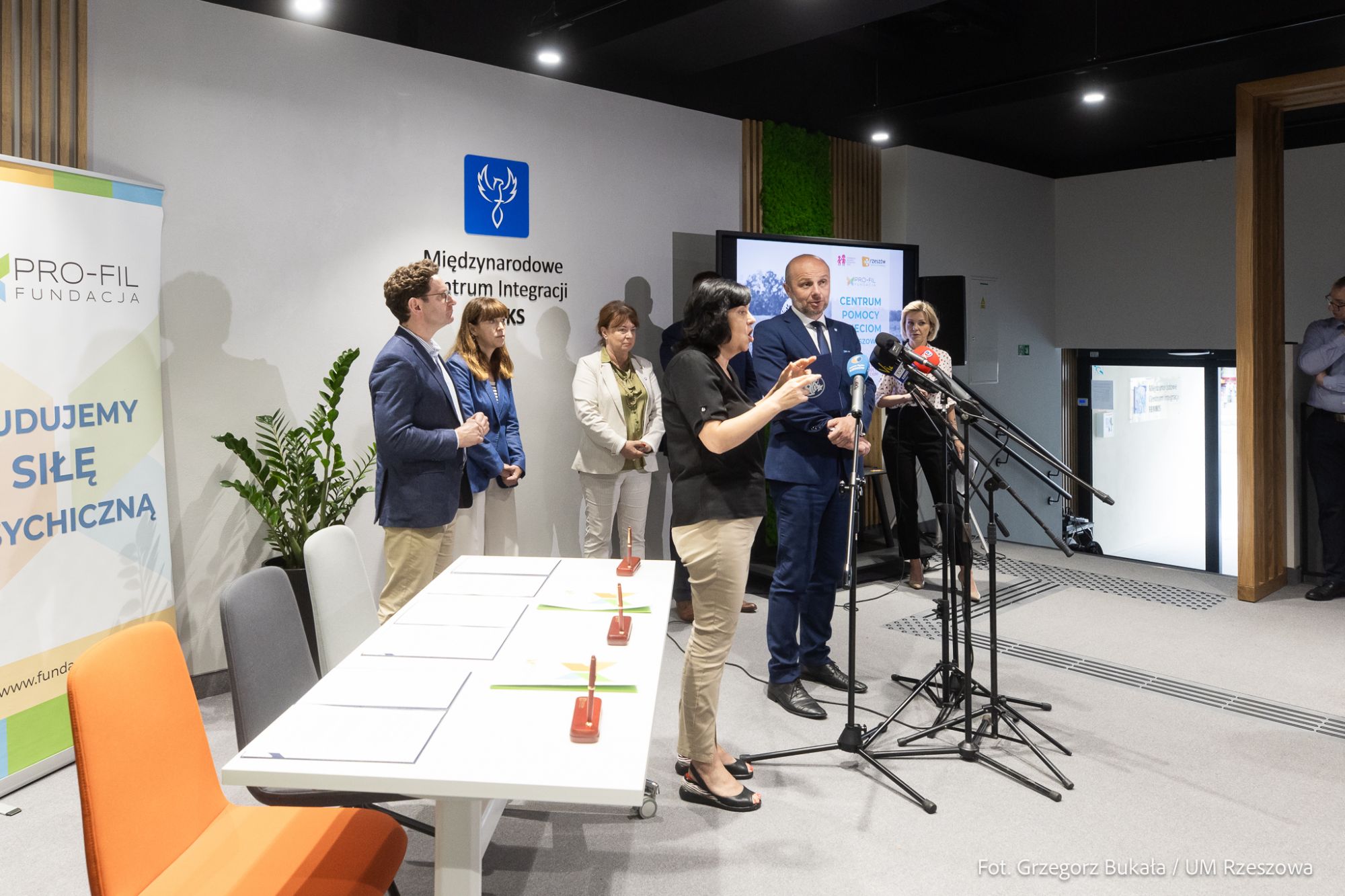 zdjęcie ze spotkania dotyczącego utworzenia Centrum Pomocy Dzieciom, fot. Grzegorz Bukała, Urząd Miasta Rzeszowa